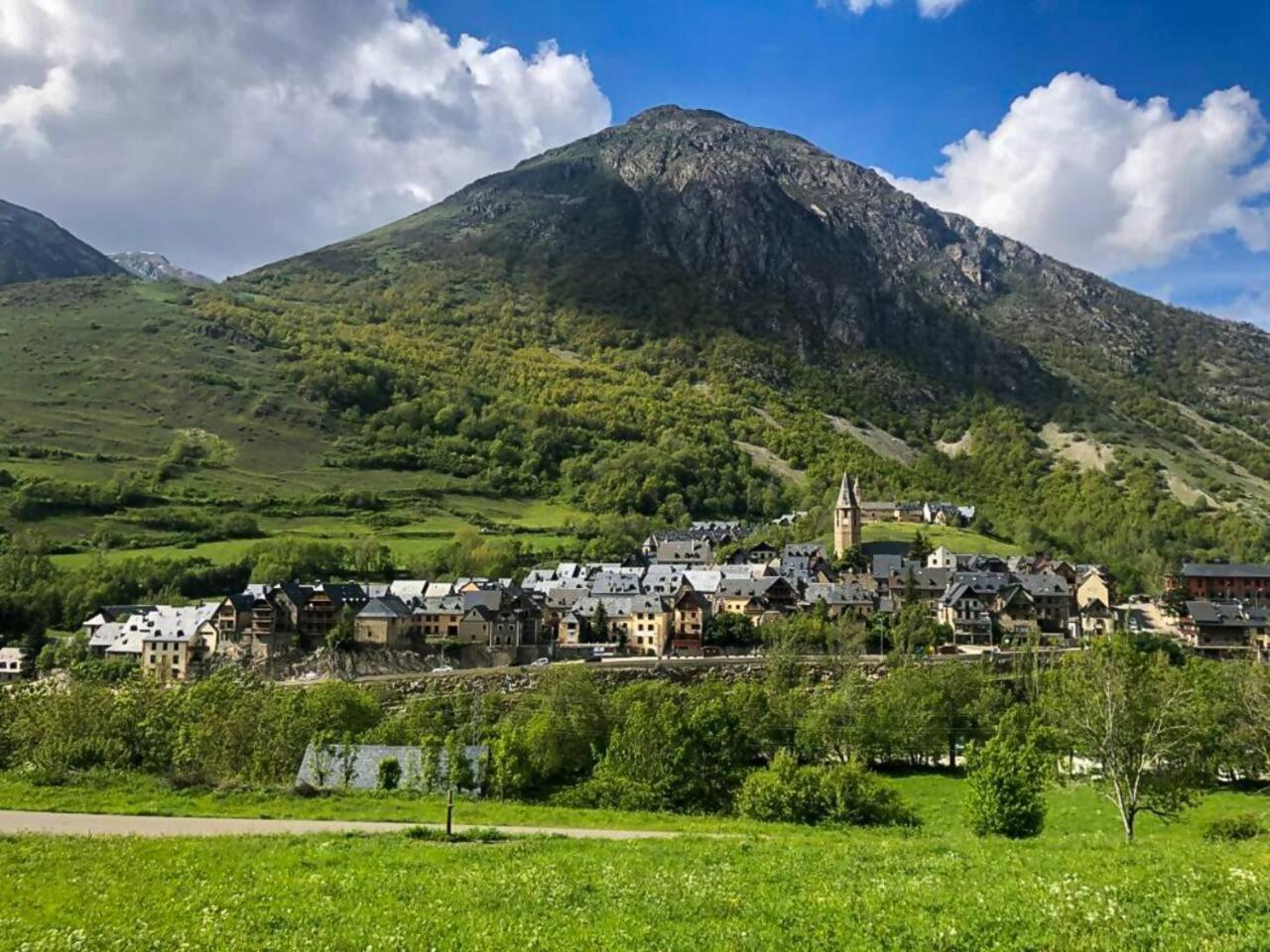 Espacioso Apartamento Con Jardin En Salardu Naut Aran Exteriör bild